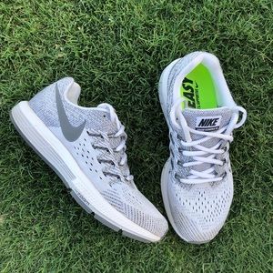 Nike Zoom Vomero 10 running shoes
